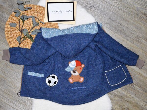 Walkjacke "Cool BÄR" in Jeansblau - Gr. 116 – Bild 2