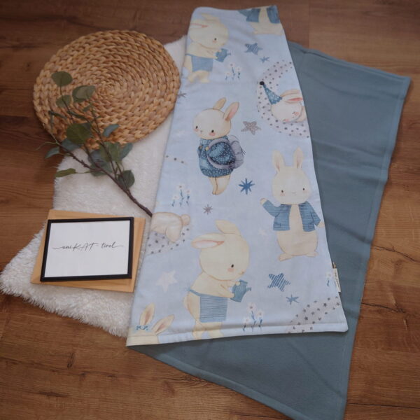 Premium Kuscheldecke „Kleine Hasenwelt“ 🐰✨ - ca. 90x90 cm
