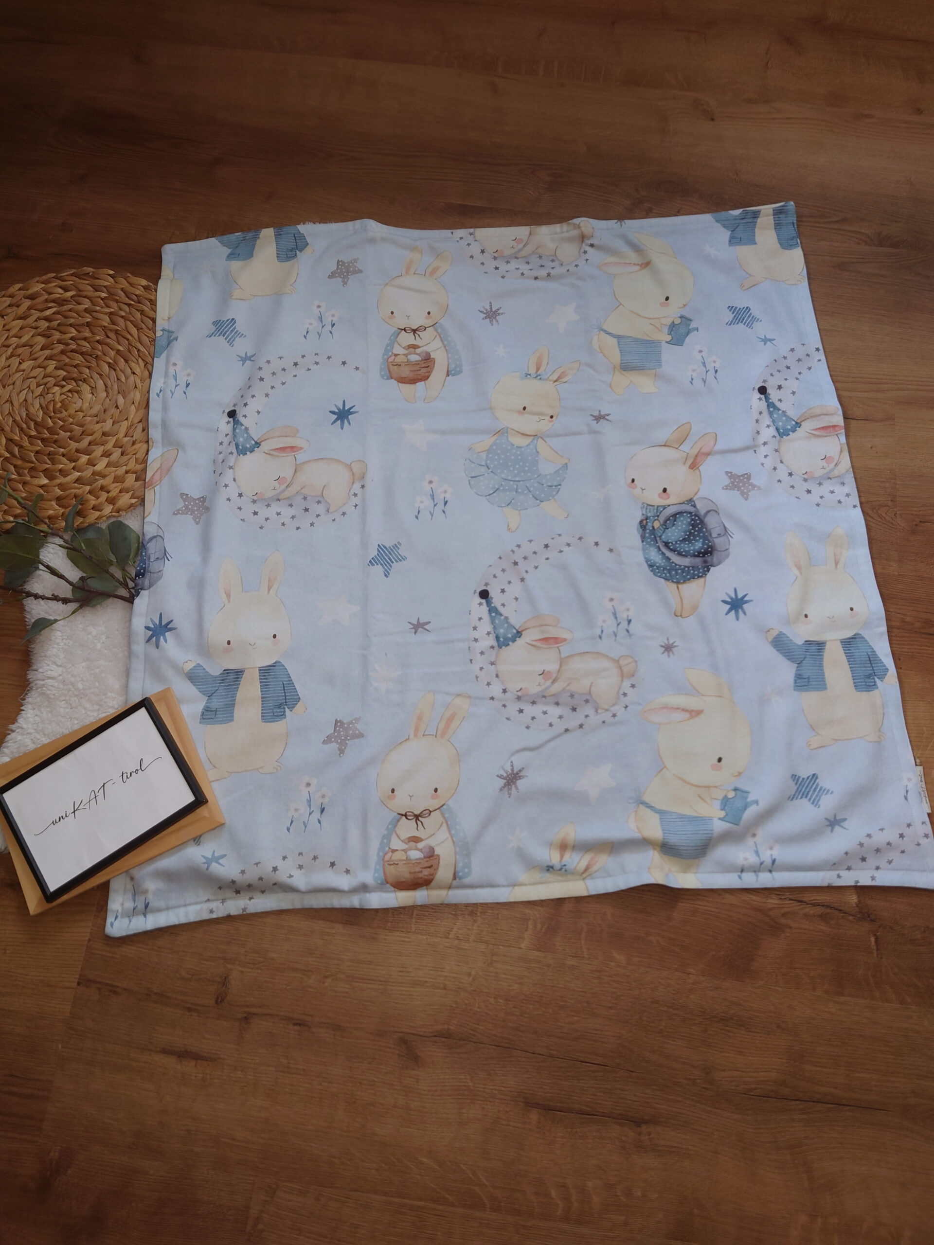 Premium Kuscheldecke „Kleine Hasenwelt“ 🐰✨ - ca. 90x90 cm – Bild 5
