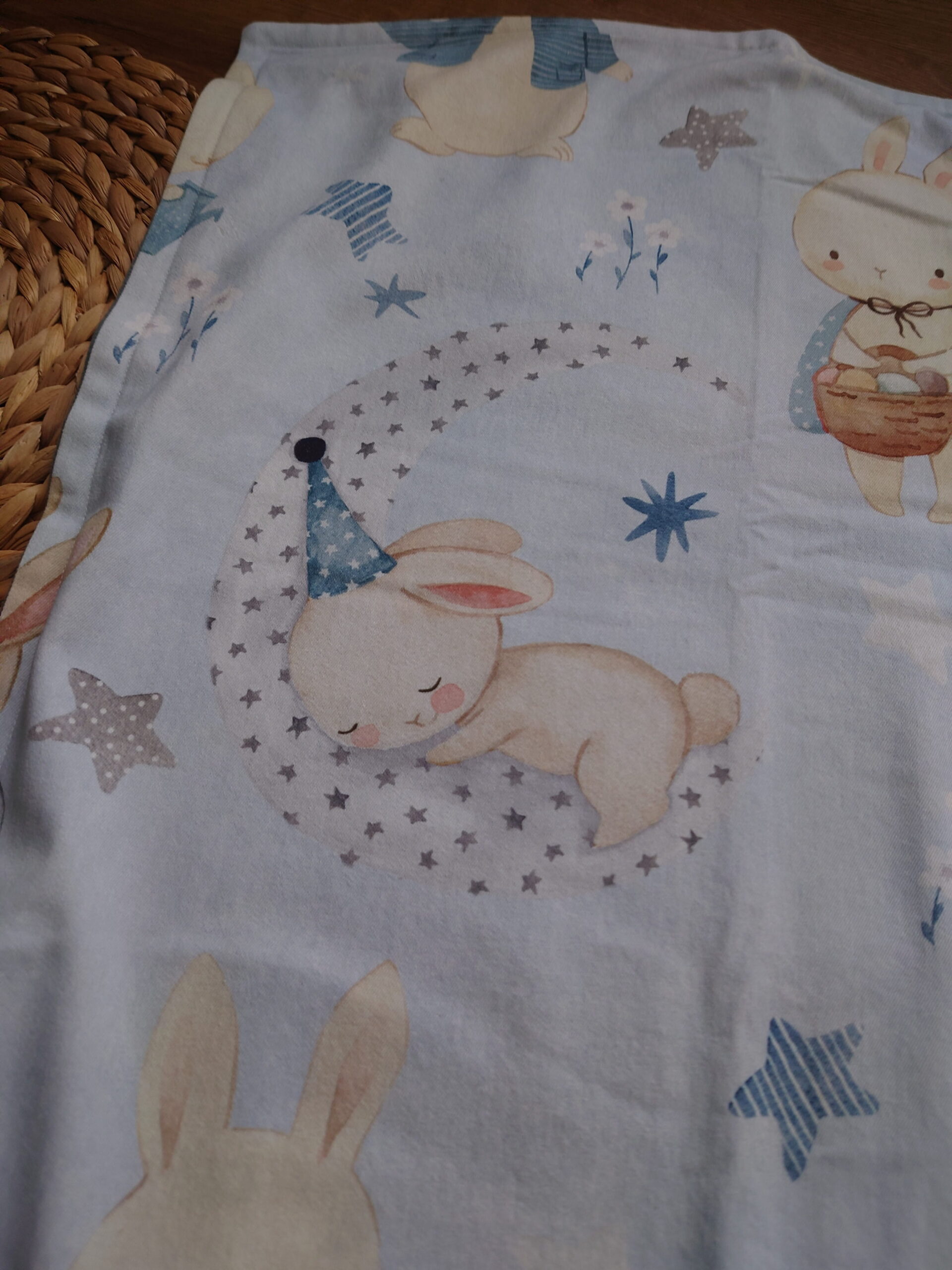 Premium Kuscheldecke „Kleine Hasenwelt“ 🐰✨ - ca. 90x90 cm – Bild 4