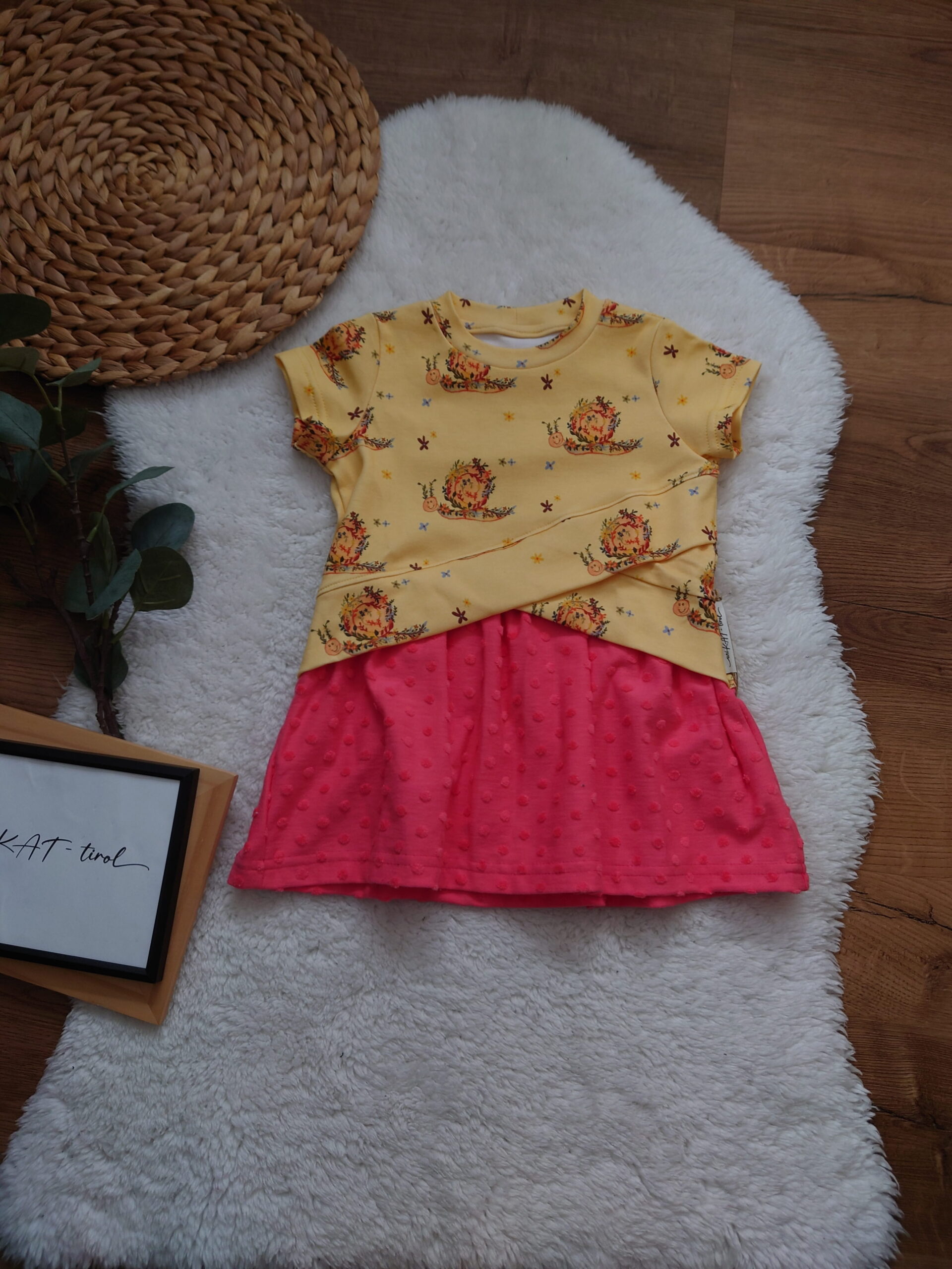 Jersey-Kleid „Schnecken-Zauber“ 🐌🌸 - Gr. 92